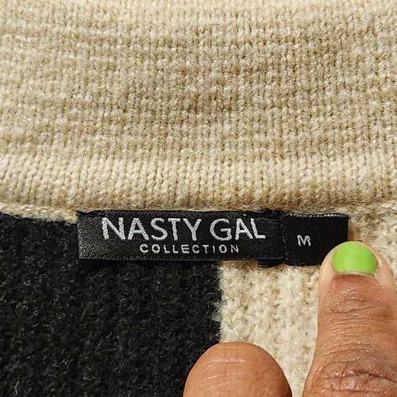 Nasty Gal Sz Medium Colorblock Black And White Crop Fuzzy Collared Sweater - Picture 5 of 7